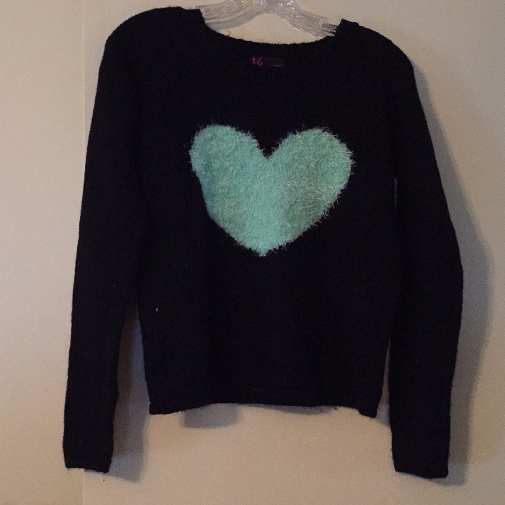 Black sweater with mint heart